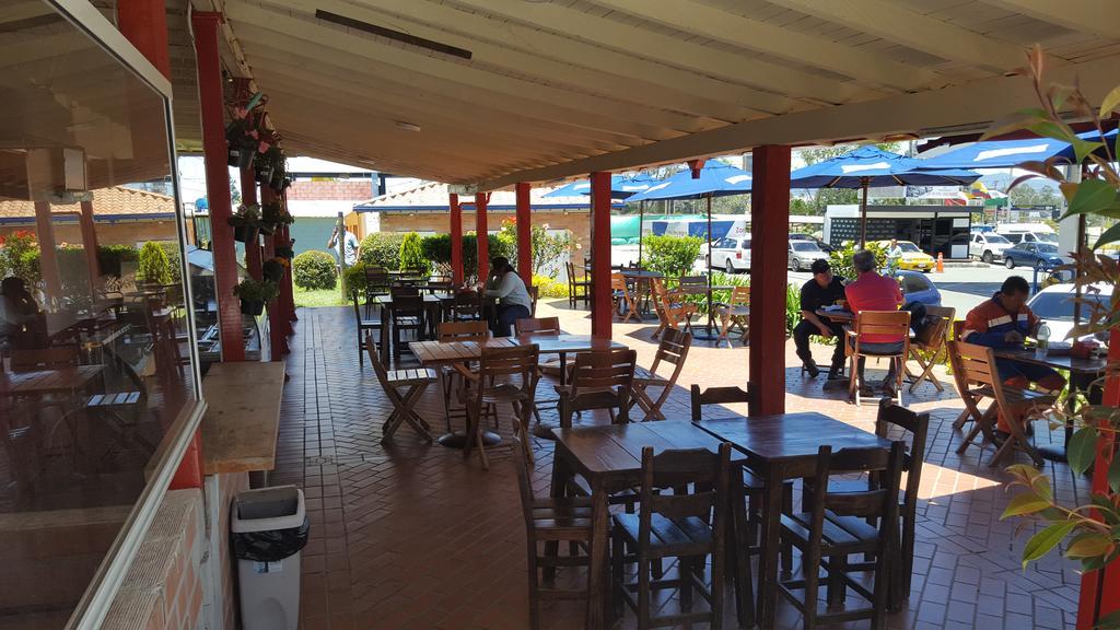 Hostal El Hangar Ριονέγρο Εξωτερικό φωτογραφία