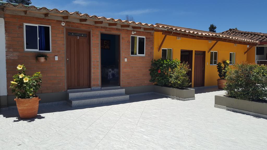 Hostal El Hangar Ριονέγρο Εξωτερικό φωτογραφία