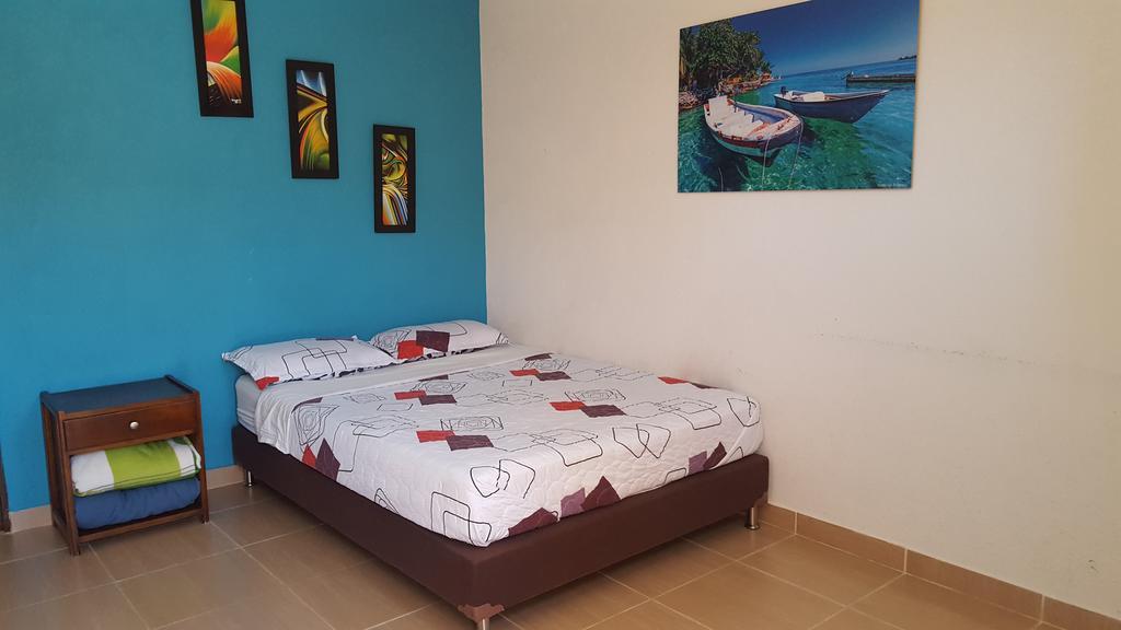 Hostal El Hangar Ριονέγρο Εξωτερικό φωτογραφία