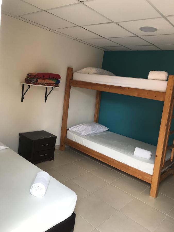 Hostal El Hangar Ριονέγρο Εξωτερικό φωτογραφία