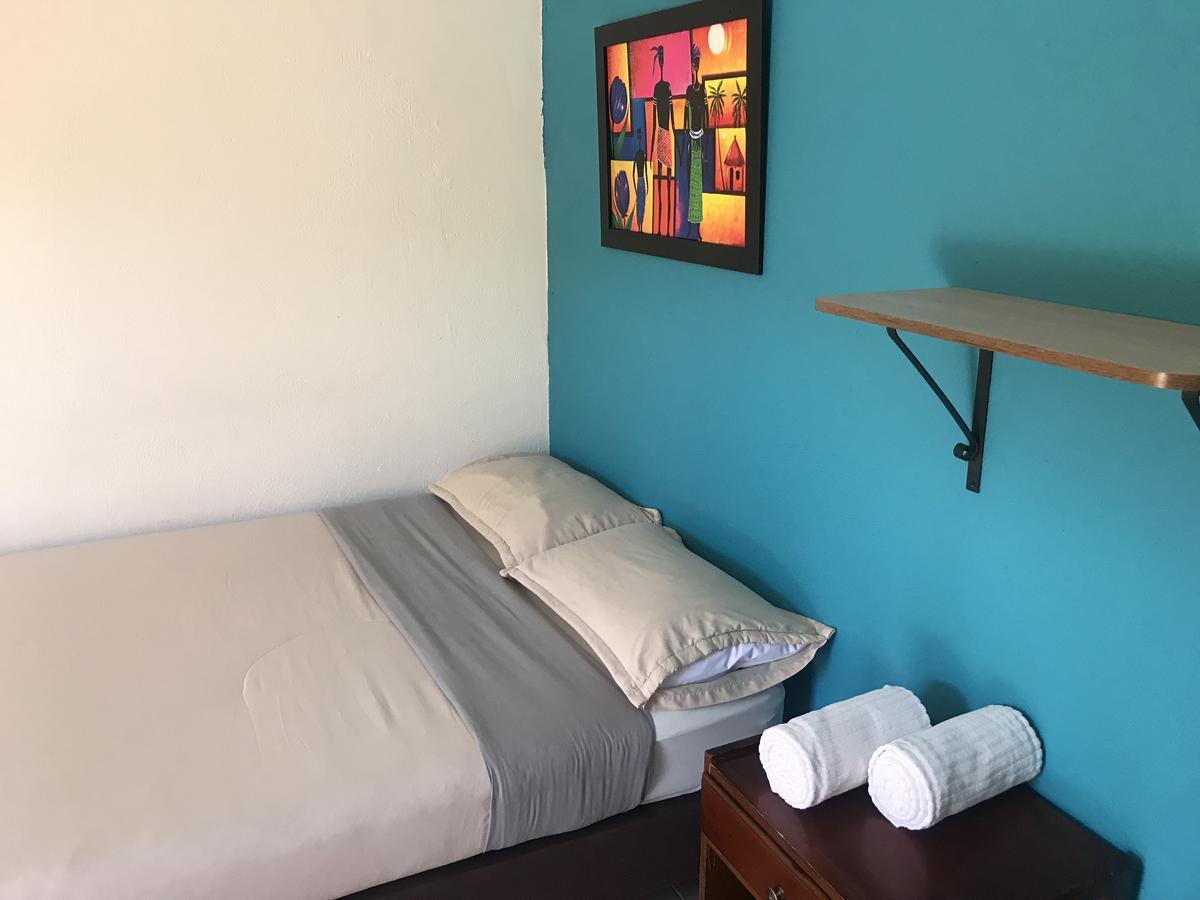 Hostal El Hangar Ριονέγρο Εξωτερικό φωτογραφία