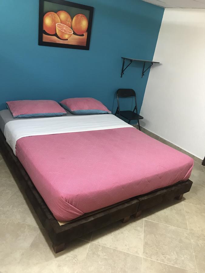 Hostal El Hangar Ριονέγρο Εξωτερικό φωτογραφία