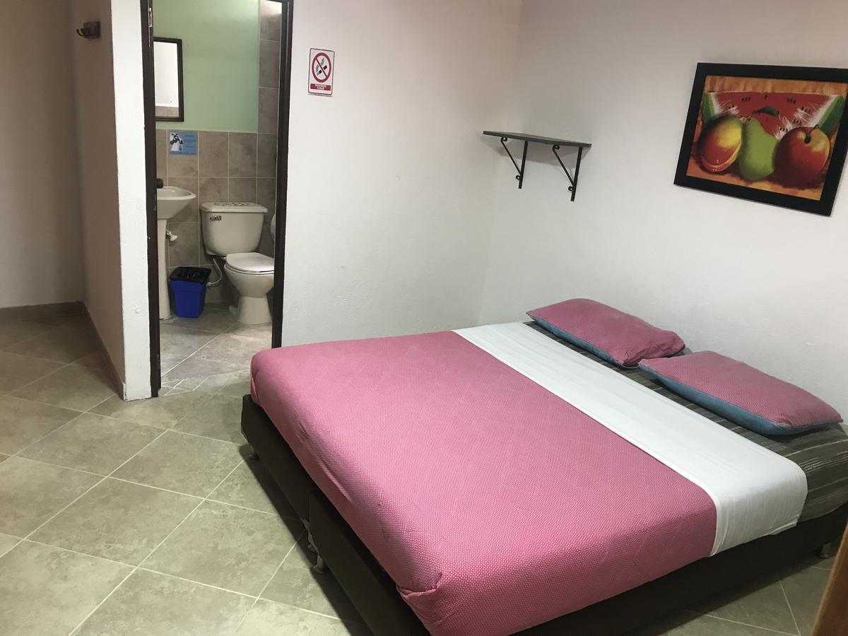 Hostal El Hangar Ριονέγρο Εξωτερικό φωτογραφία